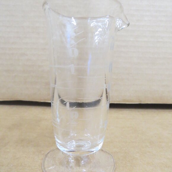 Lot of 3 Industrial Lab Glass Measuring Beakers 500/300/100 mL USA 20th Cent - Picture 2 of 8